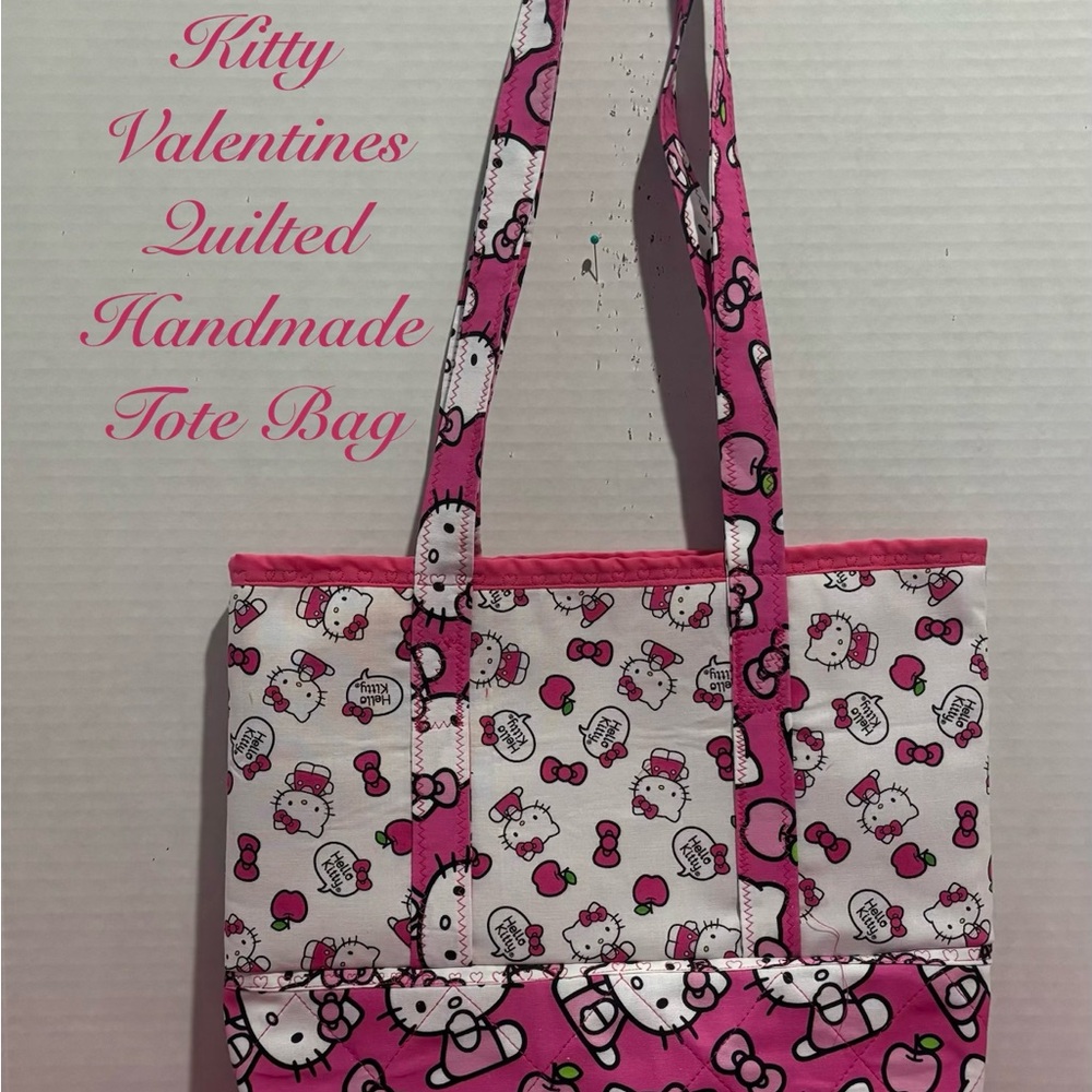 LOVE THAT HELLO KITTY APPLES QUILTED TOTE & CROSSBODY PHONE POUCH - Picture 2 of 7